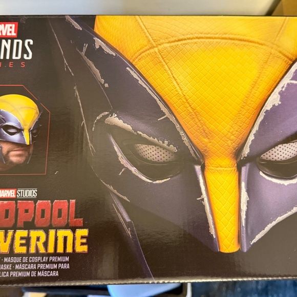 Marvel Legends Deadpool & Wolverine Wolverine Premium Roleplay Mask Prop Replica - Picture 2 of 5